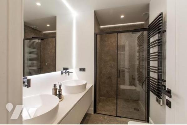 VILLEFRANCHE - TROIS PIÉCES - JARDIN - PARKING - VUE MER