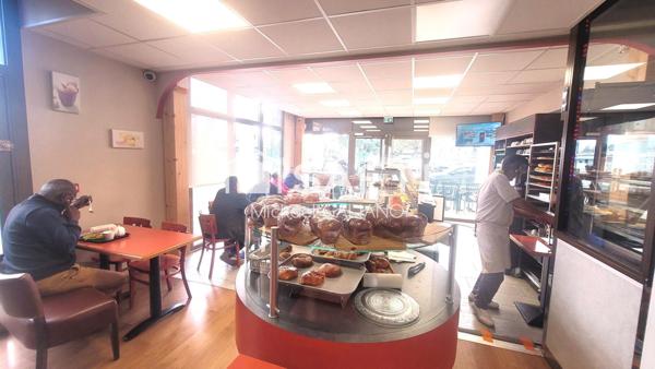 "Commerce clé en main au cœur de Voiron".