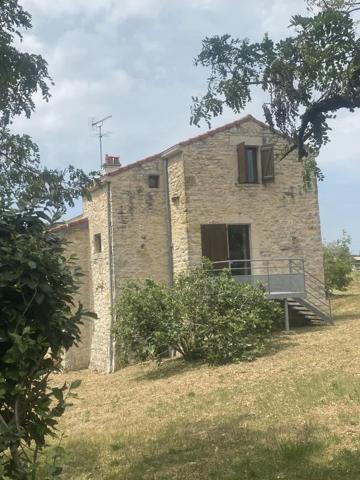 Maison à louer à Villefranche-de-Rouergue (12200)