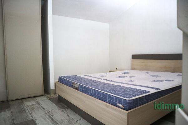 ENSEMBLE IMMOBILIER A RENOVER DE 121 M2 SUR UN TERRAIN CLOS DE 152 M2. 5 MN DE LA GARE ET DU VIEUX PORT. La Rochelle (17000)