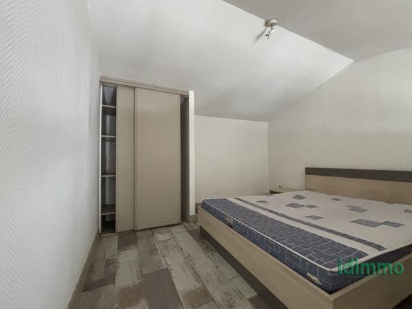 ENSEMBLE IMMOBILIER A RENOVER DE 121 M2 SUR UN TERRAIN CLOS DE 152 M2. 5 MN DE LA GARE ET DU VIEUX PORT. La Rochelle (17000)