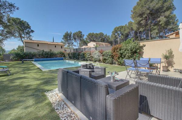 A VENDRE 84530 VILLELAURE MAISON TYPE 4 PIECES D'ENVIRON 78M² AVEC JARDIN, PISCINE ET STATIONNEMENT.