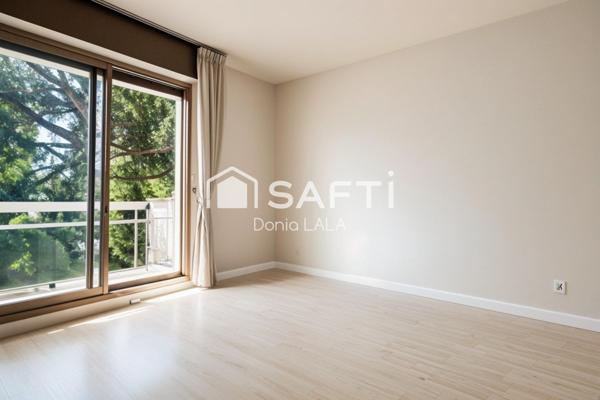 Appartement lumineux avec double balcon