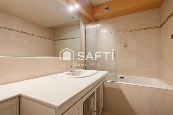 Appartement lumineux avec double balcon