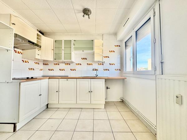 Secteur Timone/Jean Martin Studio avec parking à louer