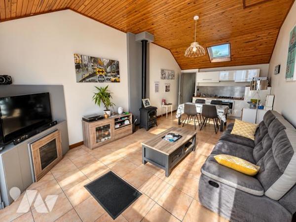 PLOUGONVELIN - Appartement 72m² avec cour et jardin privatifs - 3 chambres