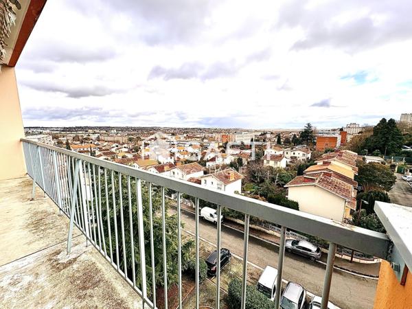 T4 vue panoramique - 6e étage - lumineux