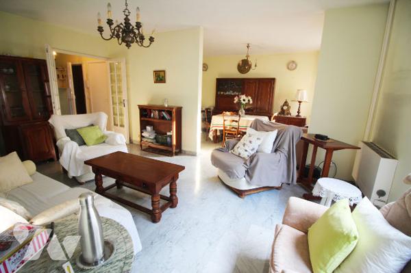 Appartement agréable T3/4 de 79m2 (Carrez) dans le quartier de Bonneveine (8e) + parking privatif