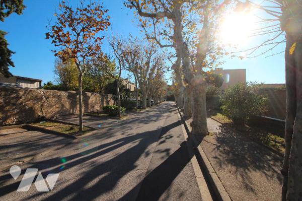 Appartement agréable T3/4 de 79m2 (Carrez) dans le quartier de Bonneveine (8e) + parking privatif