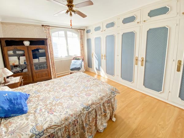 Dpt Gers (32), à vendre BARCELONNE DU GERS Maison T6 de 192 m² habitables normes PMR + 2 vérandas + grand garage sur 1670 m² de terrain, au bout d'une impasse, au calme