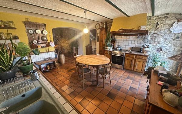 Maison à vendre    8 pièces •  Lancrans