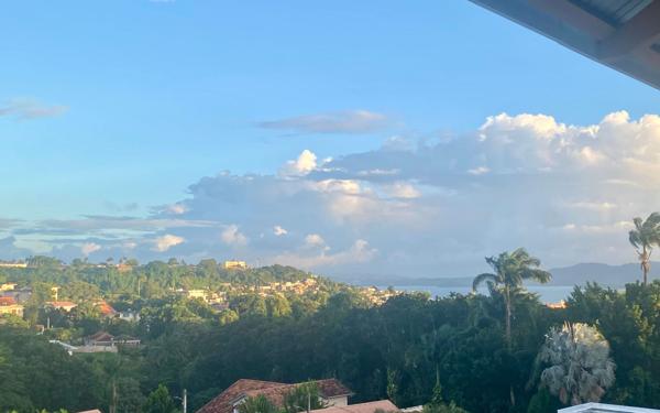 Appartement à vendre    4 pièces • 140 m2 Fort-de-France