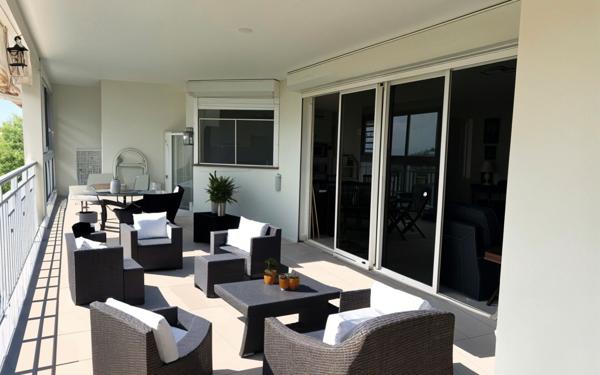 Appartement à vendre    4 pièces • 140 m2 Fort-de-France