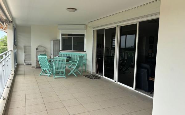 Appartement à vendre    4 pièces • 140 m2 Fort-de-France