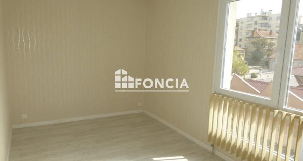 Location Appartement 4 pièces 76.2 m² - Roanne 42300