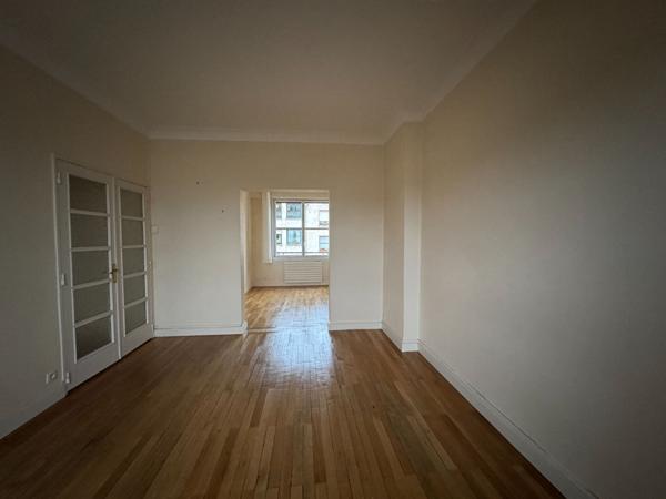 Nantes coeur de ville rue du Calvaire superbe T3 traversant de 61 m2