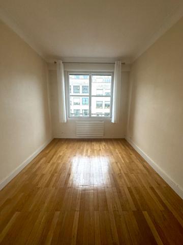 Nantes coeur de ville rue du Calvaire superbe T3 traversant de 61 m2