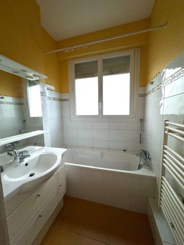 Nantes coeur de ville rue du Calvaire superbe T3 traversant de 61 m2