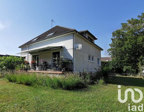 Maison 8 pièces de 203 m² à Lamorlaye (60260)