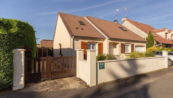 Maison Ozoir La Ferriere 8 pièce(s) 155.84 m2