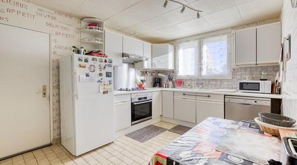 Maison Ozoir La Ferriere 8 pièce(s) 155.84 m2