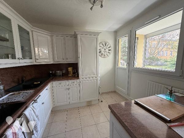 T2 - RDC sur cour intérieur - 48,06 m² + loggia + Cave + Garage – Part-Dieu à pied –