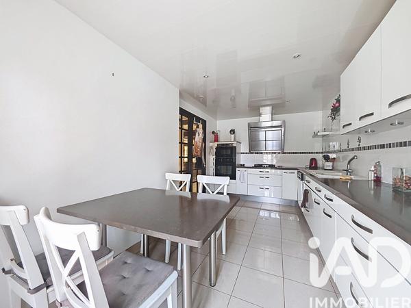 Maison à vendre 8 pièces 190 m² Brie-Comte-Robert