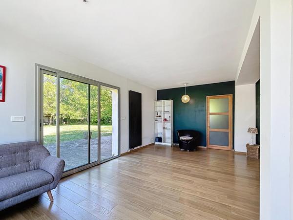 Maison rénovée 160 m², 6 pièces – Terrain 3750 m²