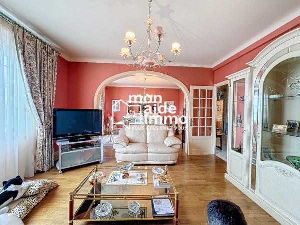 Vaste ensemble immobilier sur 1500 m²