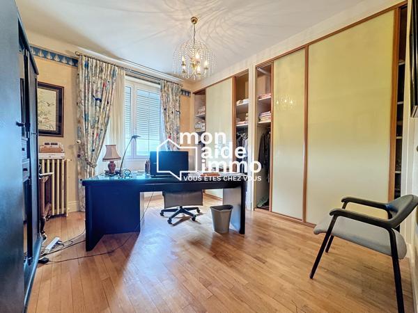 Vaste ensemble immobilier sur 1500 m²