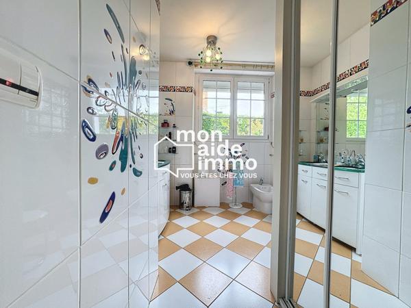 Vaste ensemble immobilier sur 1500 m²