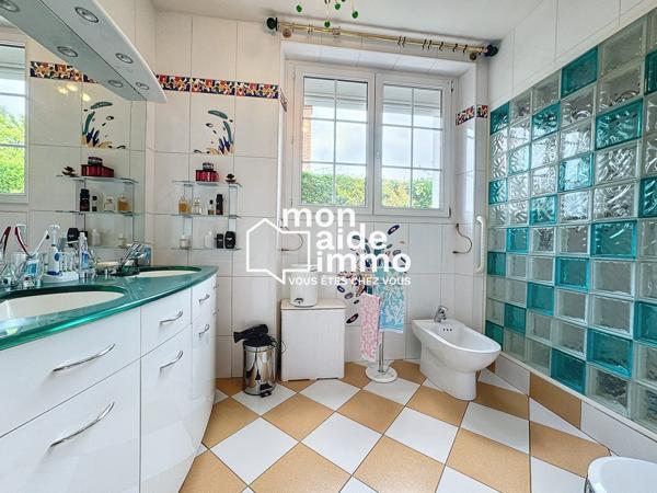 Vaste ensemble immobilier sur 1500 m²