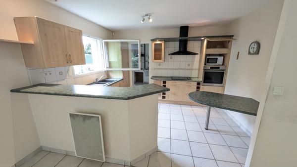 Janzé (35150) Rare à la vente – Maison plain-pied avec véranda et dépendances