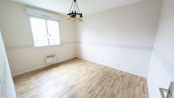 Janzé (35150) Rare à la vente – Maison plain-pied avec véranda et dépendances