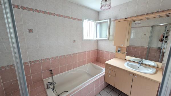 Janzé (35150) Rare à la vente – Maison plain-pied avec véranda et dépendances