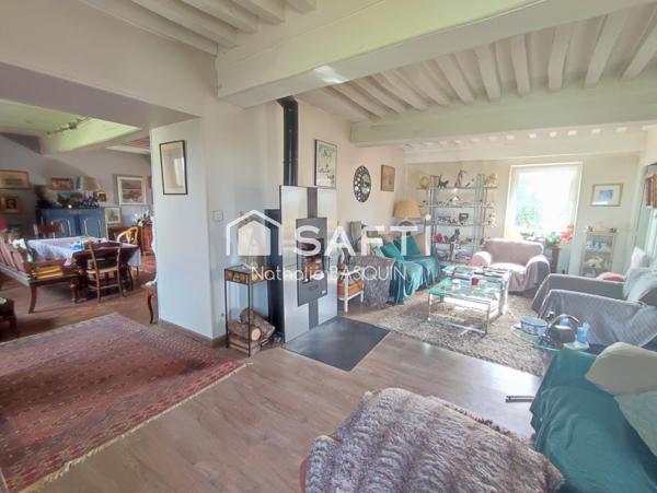 Demeure de caractère 200 m2 - 5 chambres. dépendances.