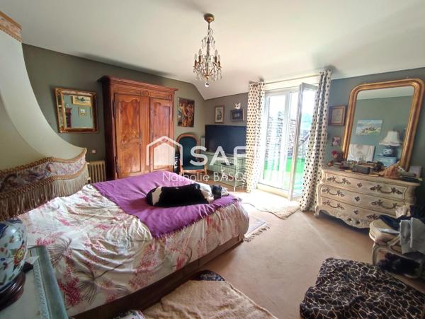 Demeure de caractère 200 m2 - 5 chambres. dépendances.