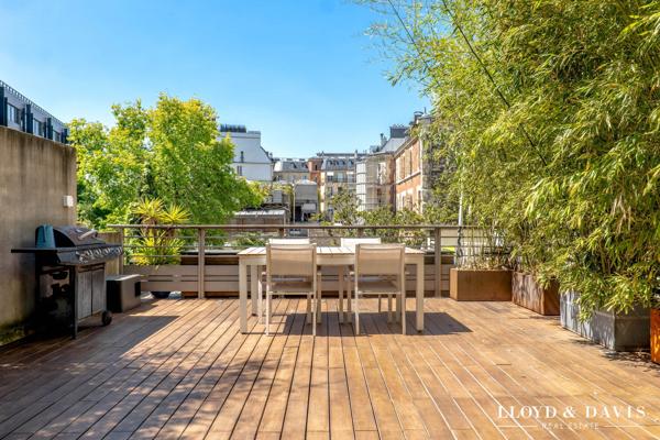 APPARTEMENT  DE CHARME AVEC  SUPERBE TERRASSE PRES DU PARC MONCEAU