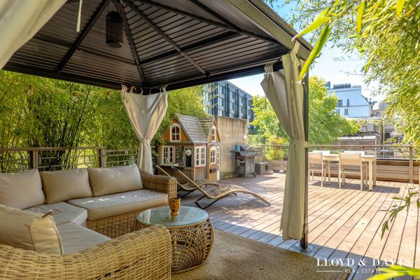 APPARTEMENT  DE CHARME AVEC  SUPERBE TERRASSE PRES DU PARC MONCEAU