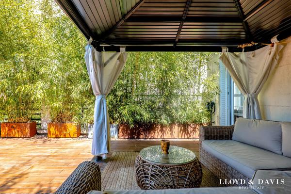 APPARTEMENT  DE CHARME AVEC  SUPERBE TERRASSE PRES DU PARC MONCEAU
