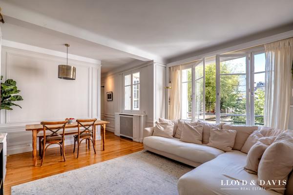 APPARTEMENT  DE CHARME AVEC  SUPERBE TERRASSE PRES DU PARC MONCEAU