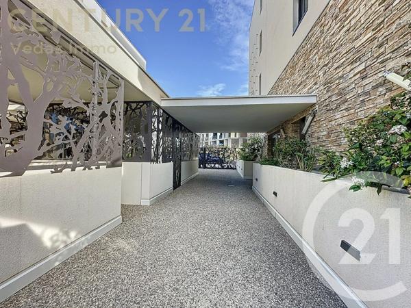 Appartement F4 à vendre  4 pièces - 82,40 m 2   ST JEAN DE VEDAS  - 34