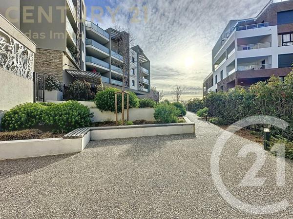 Appartement F4 à vendre  4 pièces - 82,40 m 2   ST JEAN DE VEDAS  - 34