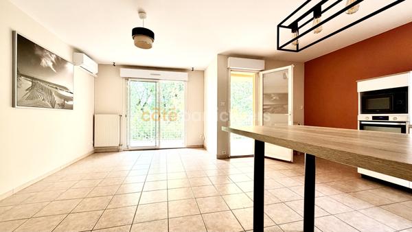 Vente
                Appartement66 m² - 3 Pièces -
                    MONTAUBAN (82000)
