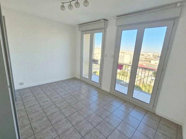 Appartement à vendre 3 pièces MARSEILLE 10EME ARRONDISSEMENT (13)