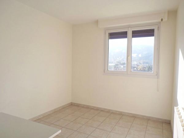 Appartement à vendre 3 pièces MARSEILLE 10EME ARRONDISSEMENT (13)