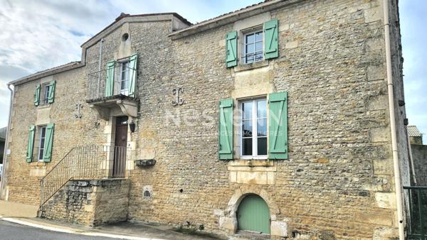 Charmante maison, 4 chambres, dépendances, jardin clos, accès rivière à Saint Pierre le Vieux