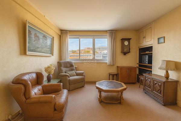 Sèvres Centre Appartement Familial avec vue sur Paris 440 000 € **  - Référence  582-S