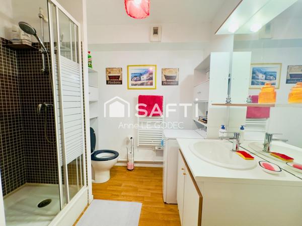 Grand studio lumineux  avec balcon et parking, tout à pied!