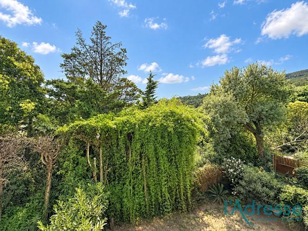 Appartement 2/3 pièces 41m2 avec grande terrasse et garage à Mandelieu